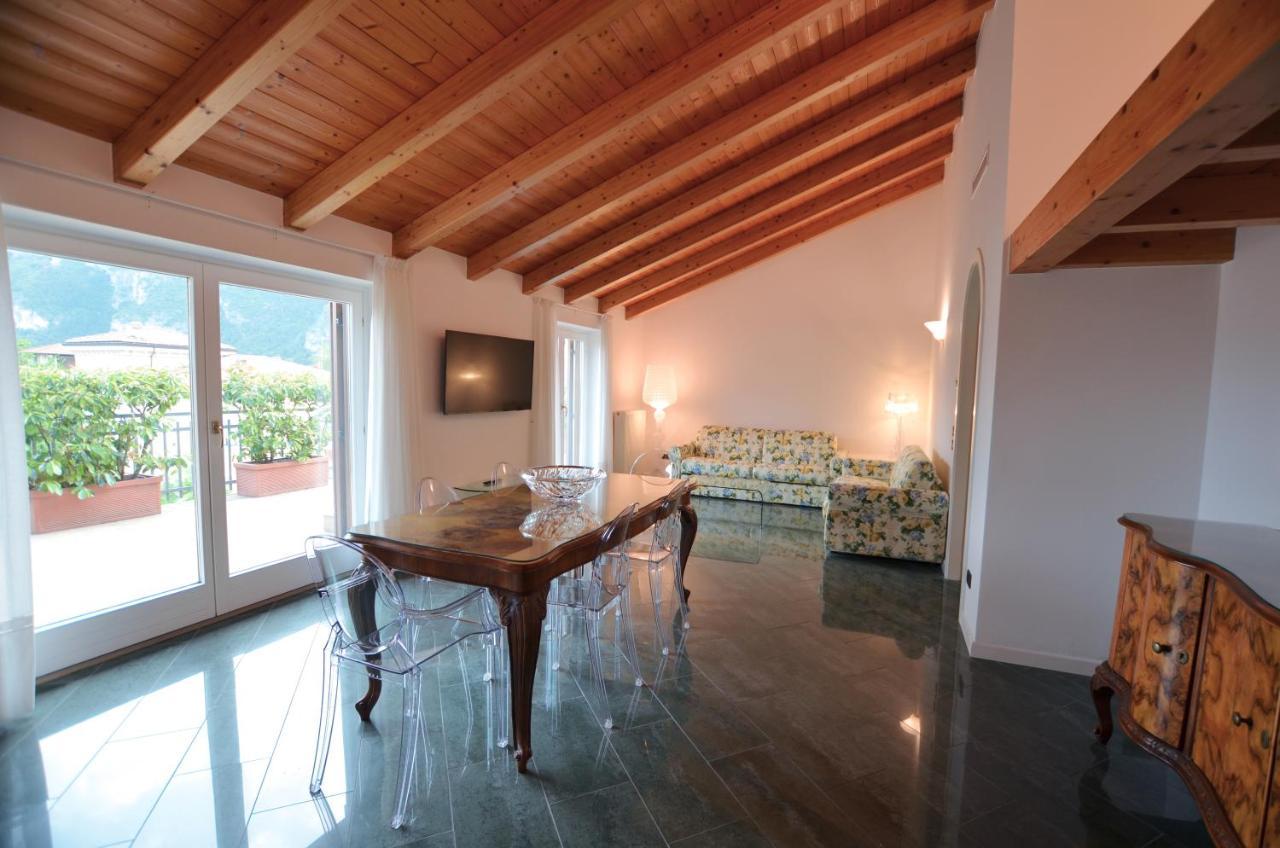 Attic Suite Palme Riva del Garda Luaran gambar