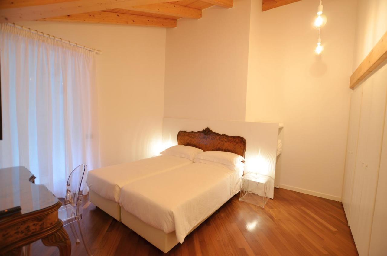 Attic Suite Palme Riva del Garda Luaran gambar