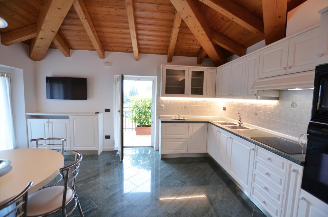 Attic Suite Palme Riva del Garda Luaran gambar