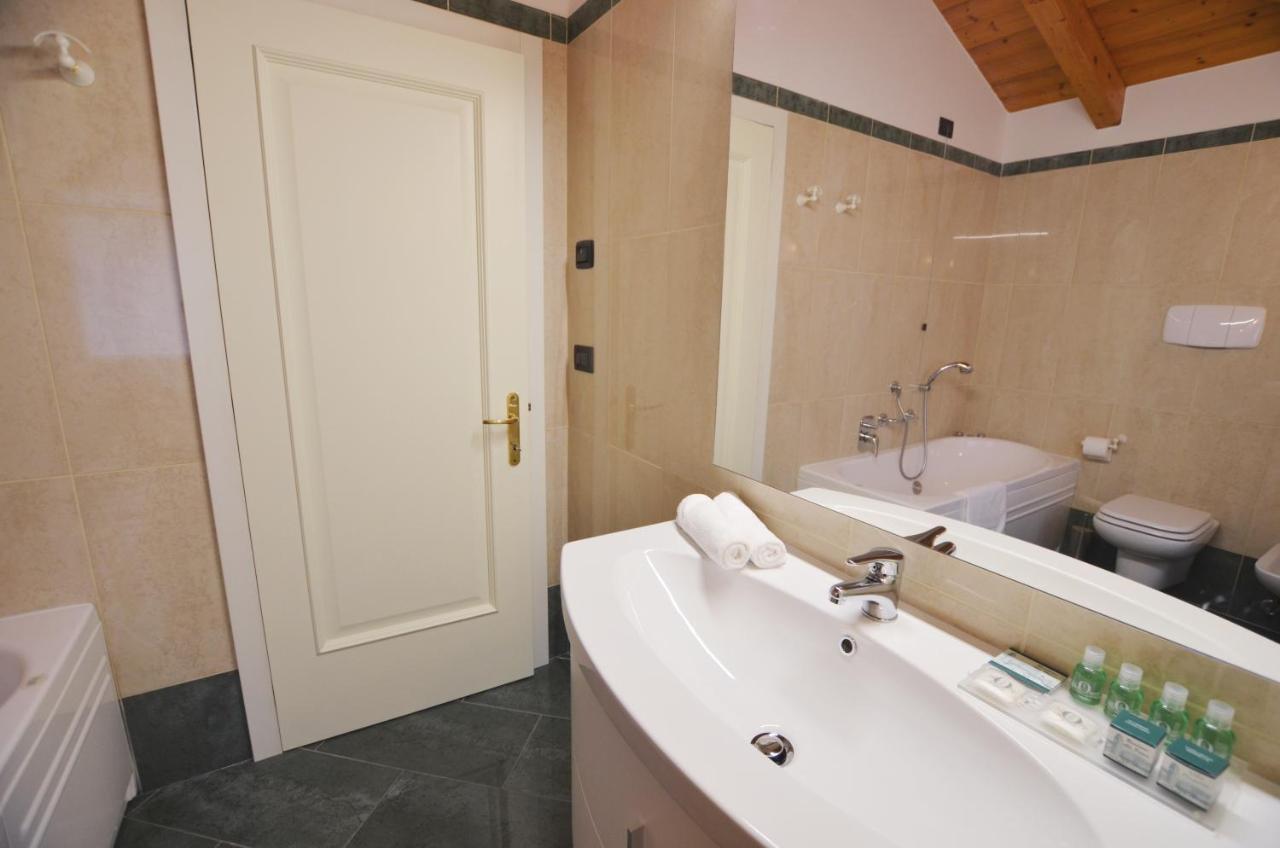 Attic Suite Palme Riva del Garda Luaran gambar