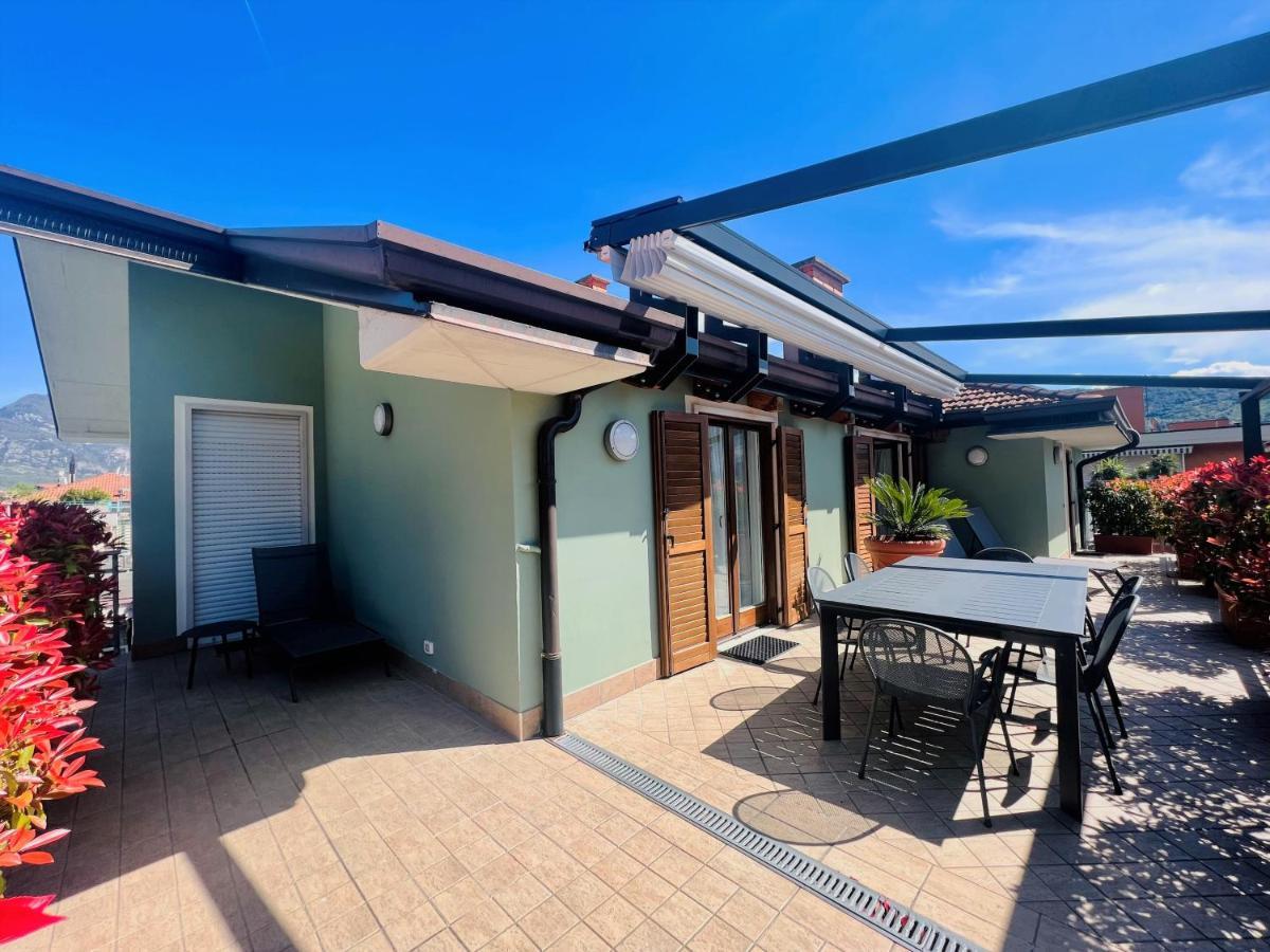 Attic Suite Palme Riva del Garda Luaran gambar