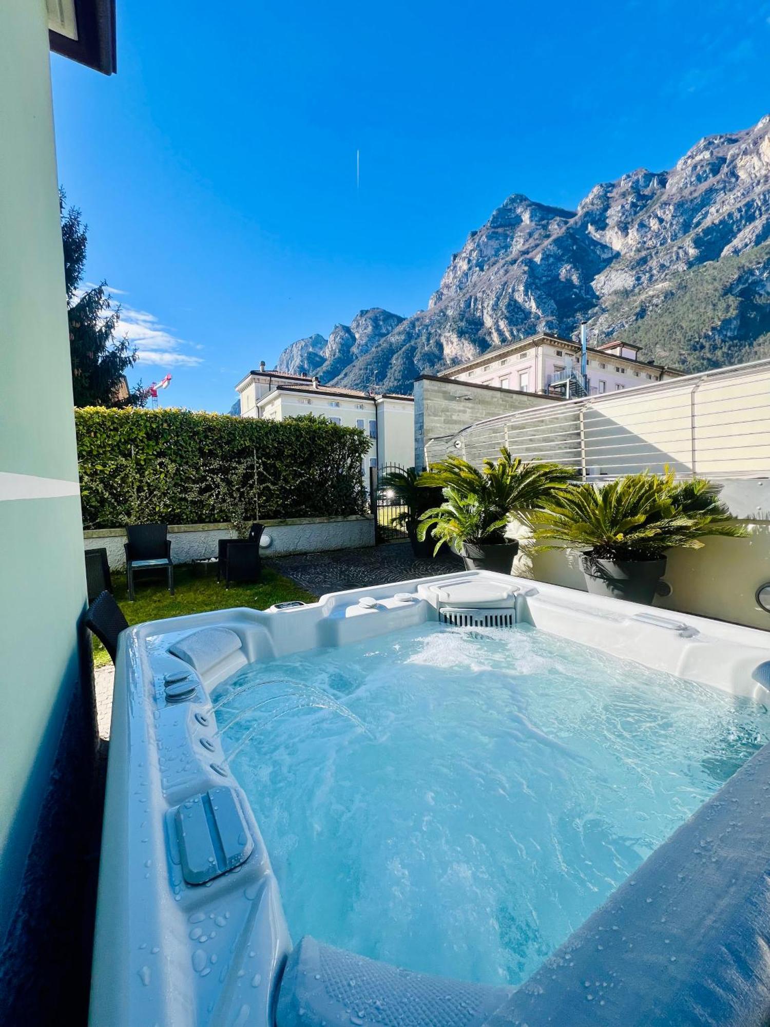 Attic Suite Palme Riva del Garda Luaran gambar
